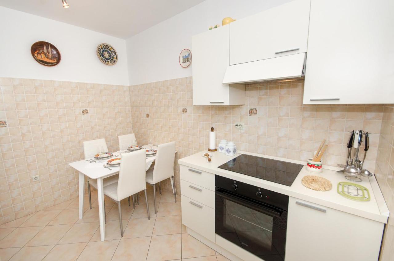 Apartments Bungavilia Rovinj Luaran gambar